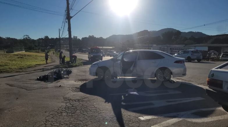 Acidente deixa motociclista ferido na Zona Leste de Poços de Caldas