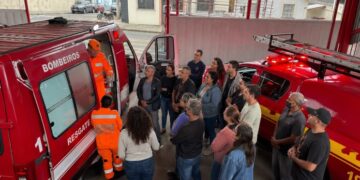 Corpo de Bombeiros de Poços promove manhã de portas abertas para a população