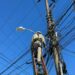 Prefeitura já retirou 11 toneladas de fios obsoletos dos postes de Poços de Caldas
