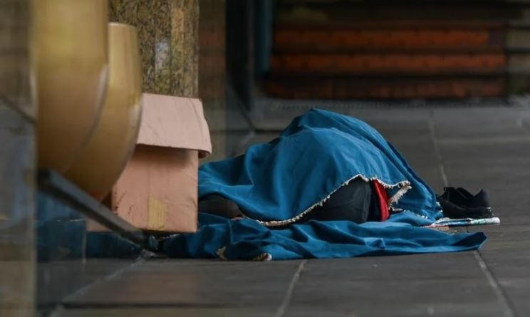 Abordagem da população em situação de rua é intensificada por conta do frio