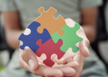 Dia do Orgulho Autista: Poços amplia acesso a direitos e inclusão