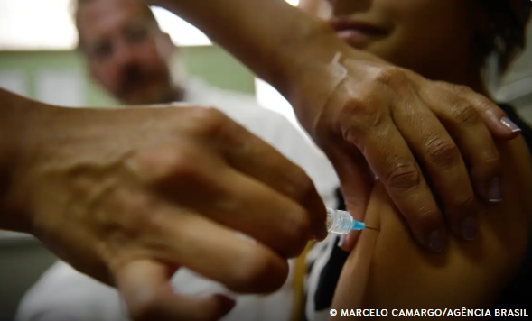 Vacinação de adolescentes de 15 a 19 anos contra o HPV é prorrogada