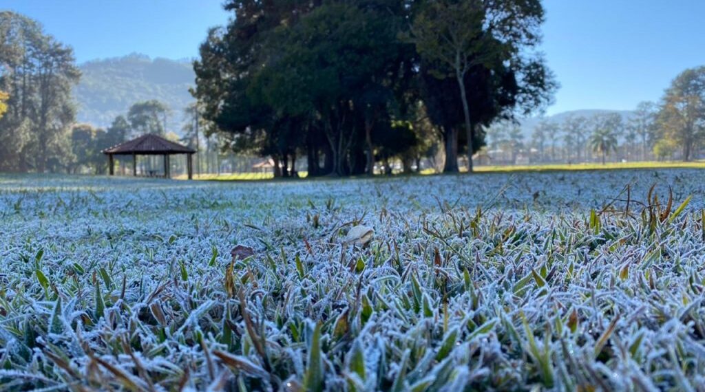 Inverno chega a Poços de Caldas e reforça alerta para cuidados com a saúde