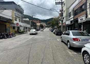 Interdição altera trânsito no Centro de Poços; confira