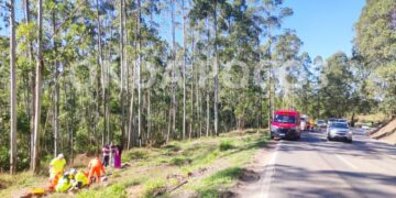 Homem fica ferido após acidente de moto na Rodovia do Contorno, em Poços de Caldas