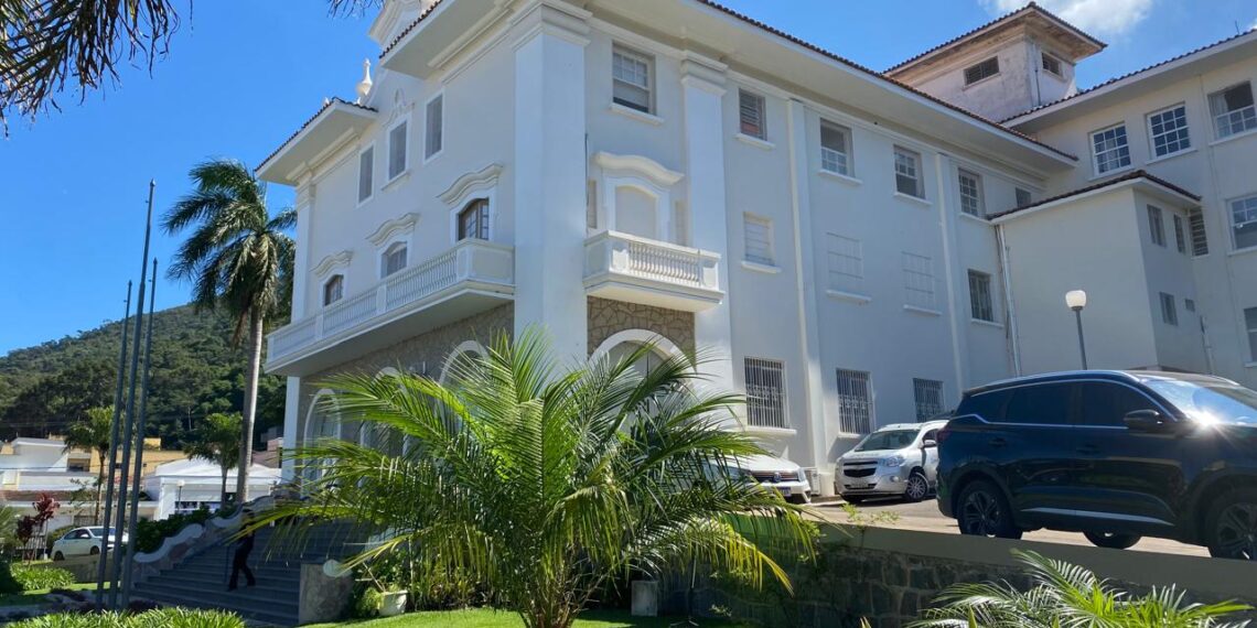 Santa Casa de Poços alerta para novo golpe usando nome do hospital