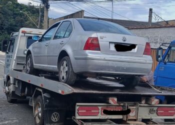 GCM e Demutran recuperam carro com registro de apropriação indébita em Poços de Caldas