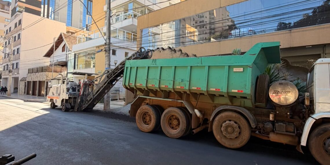 Empresa é obrigada a corrigir serviço de asfalto em avenida de Poços de Caldas