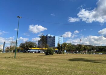 Prefeitura de Poços informa data de pagamento da primeira parcela do 13º dos servidores