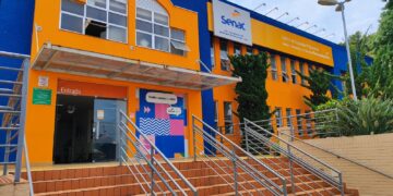Senac em Poços de Caldas está com vagas abertas para cursos de Técnico de Informática e Cuidador de Idosos