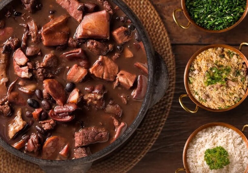 Paróquia Nossa Senhora Aparecida promove feijoada beneficente em Poços neste domingo (26)