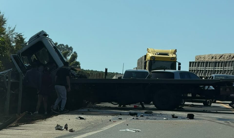 Três pessoas morrem em grave acidente na MGC-491