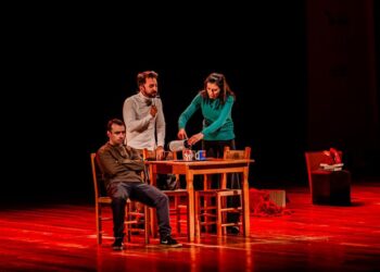 Poços de Caldas recebe peça teatral sobre educação financeira em comemoração aos 45 anos da Sicredi UniEstados