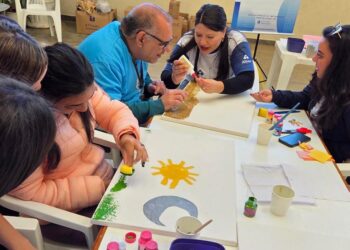 Voluntários da Alcoa promovem ação especial com pessoas com deficiência visual em Poços de Caldas