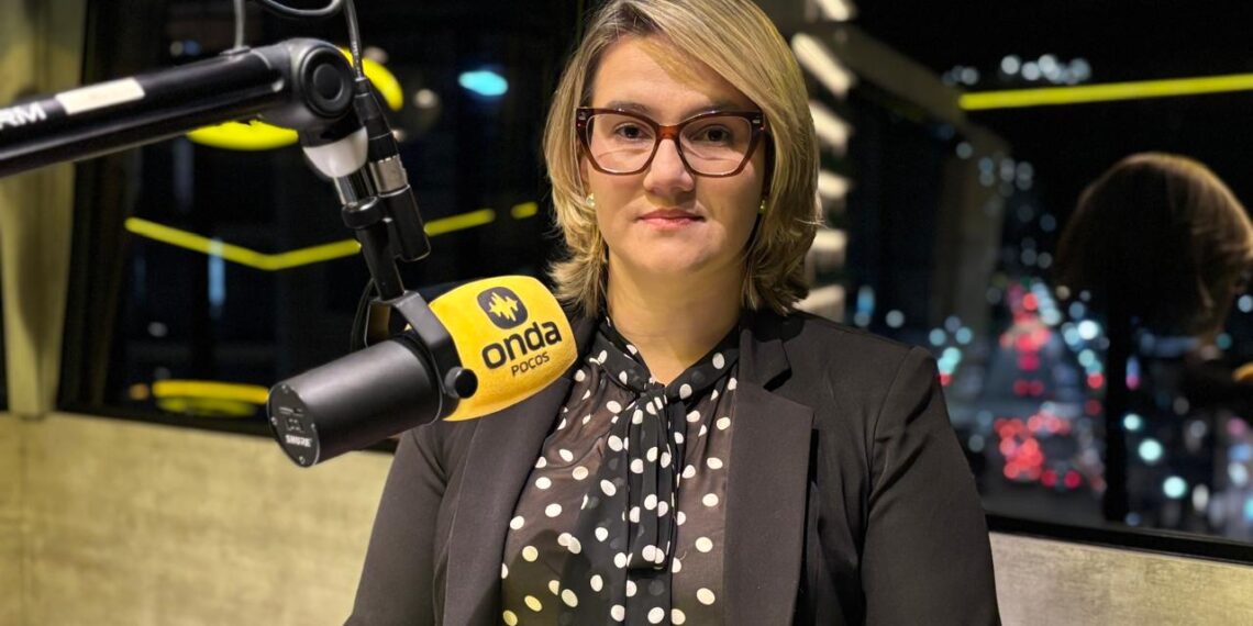 Advogada trabalhista esclarece dúvidas sobre jornada de trabalho, saúde mental e assédio no Programa Poços em Foco