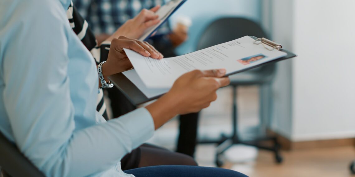 Mais de 100 vagas de emprego estão disponíveis no Portal Emprega Poços