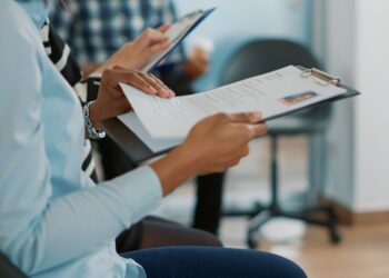 Mais de 100 vagas de emprego estão disponíveis no Portal Emprega Poços