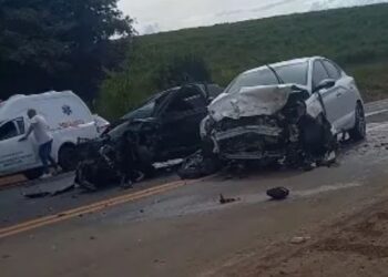 Colisão na MGC-491deixa uma vítima fatal e provoca lentidão no trânsito