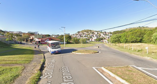 Rua na zona leste de Poços será interditada nesta terça-feira (7) para readequação de rotatória