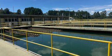 Perdas de água em Poços de Caldas chegam a 35%; DMAE investe em tecnologia para reduzir desperdício