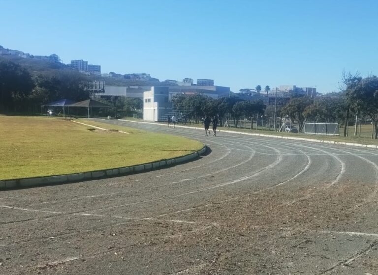 Prefeitura de Poços abre Pista de Atletismo para fortalecer a prática da corrida no município