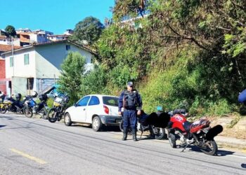 GCM faz nova operação, registra 23 infrações e remove veículos em Poços de Caldas