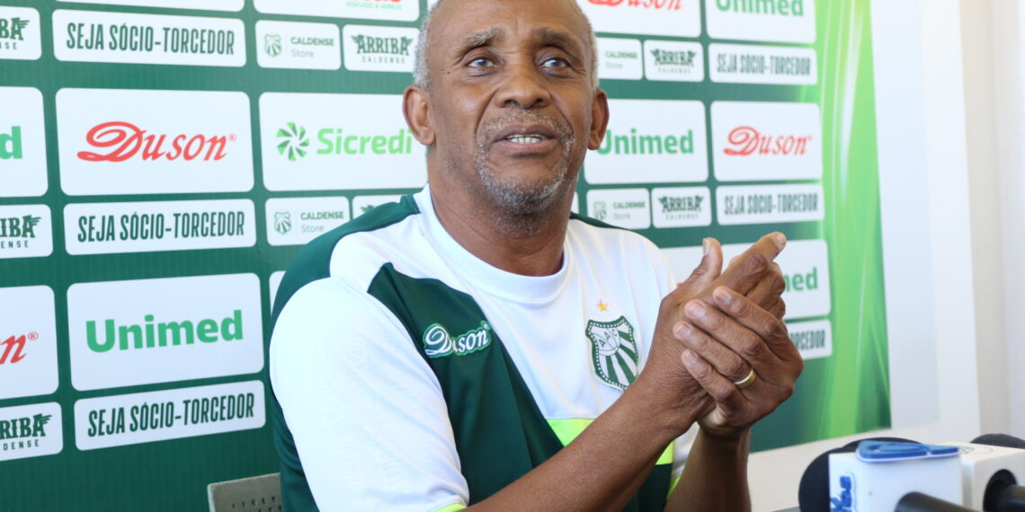 Juary é apresentado como técnico da base da Caldense