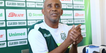Juary é apresentado como técnico da base da Caldense