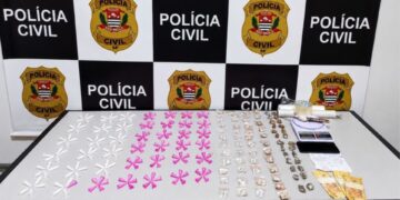 Suspeito de tráfico é preso com 284 porções de drogas