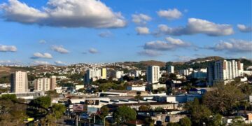 Fim de semana terá calor e temperaturas próximas dos 30°C em Poços