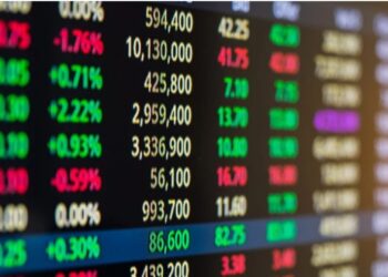 Eleições aumentam cautela de investidores e pressionam Bolsa brasileira