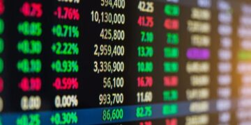 Eleições aumentam cautela de investidores e pressionam Bolsa brasileira