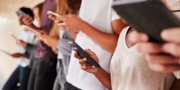 Uso de IA e vídeos curtos preocupa na preparação para o Enem