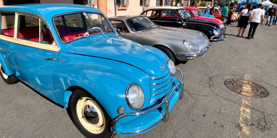 Blue Cloud reúne mais de 150 veículos DKW em Poços de Caldas