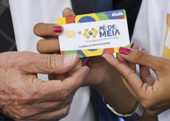 Pé-de-Meia paga nova parcela nesta segunda-feira para estudantes nascidos em novembro e dezembro