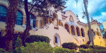 Diretora é suspeita de obrigar aluno de 10 anos a beber a própria urina em escola no Sul de Minas