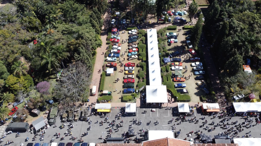 Poços Classic Car reúne mais de 500 veículos antigos e atrai milhares de visitantes