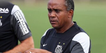 Juary, ex-Santos e campeão da Champions pelo Porto, será o técnico da base da Caldense
