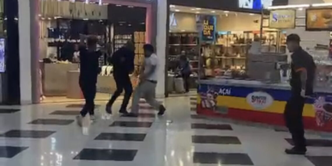 Briga no shopping deixa dois funcionários feriados em Poços