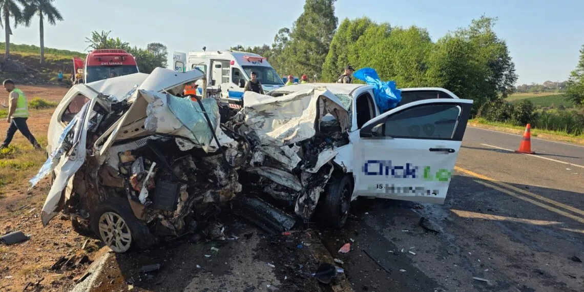 Três pessoas morrem em grave colisão frontal na MGC-491