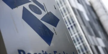 Receita paga nesta segunda último lote de restituição do IR 2026