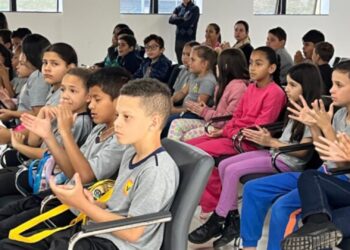 Projeto Sanitaristas Mirins é lançado em Poços de Caldas com participação de 110 alunos