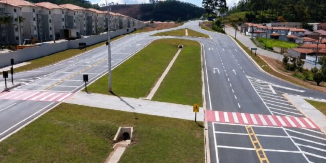 Chega Junto leva serviços de zeladoria a bairros da região Sul de Poços de Caldas