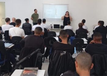 Alunos da Guarda Civil Municipal de Poços de Caldas recebem capacitação sobre atendimento a pessoas com autismo
