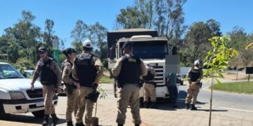Homem é preso suspeito de tentar furtar café após fraude na pesagem de carga