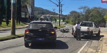Motociclista fica ferido após colisão em Poços de Caldas