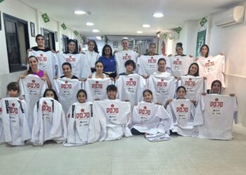 Projeto Dojô Delas entrega kimonos a mulheres em Poços de Caldas