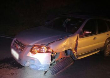 Acidente entre dois carros deixa feridos; motorista é autuado por embriaguez na LMG-880