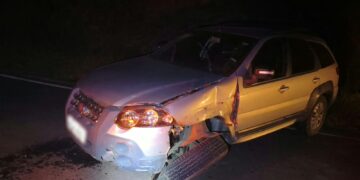Acidente entre dois carros deixa feridos; motorista é autuado por embriaguez na LMG-880
