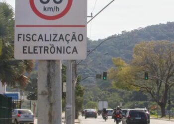 Radares aplicam mais de 75 mil multas em JF 